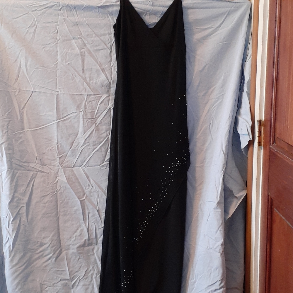 Floor length black/sequin gown, sz L